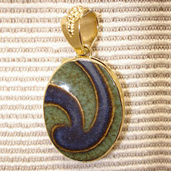 Gold Plated Pendant (Green w/Blue Swirl 8662)
