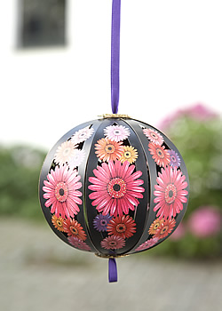 Pink Gerber Daisy Card (Hanging Ball)