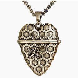 Queen Bee Story Heart Pendant - Click Image to Close