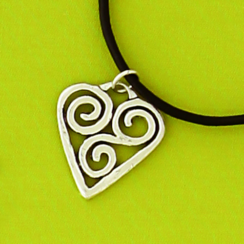 Pewter Scrolled Heart Choker - Click Image to Close