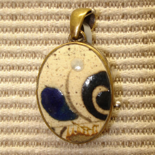Bronze Plated Pendant (Beige w/Blue Swirls 8672) - Click Image to Close