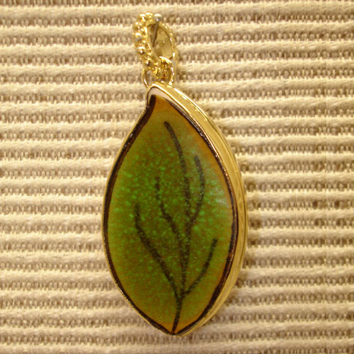 Gold Plated Pendant (Leaf 8675) - Click Image to Close