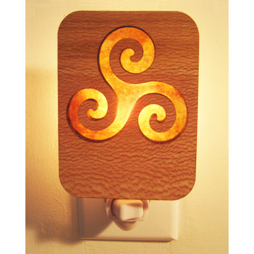 Triskelion Night Light (Sycamore Wood & Amber Mica) - Click Image to Close